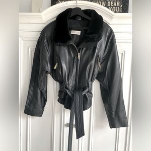 Vintage Andrew Marc Leather Cropped Jacket with faux Fur collar - 90’s RARE FIND